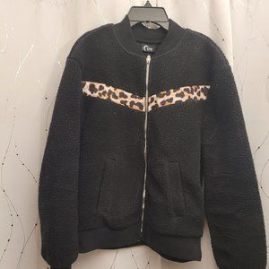 Black Leopard Flying V Fleece Jacket - EU - wore like 2x